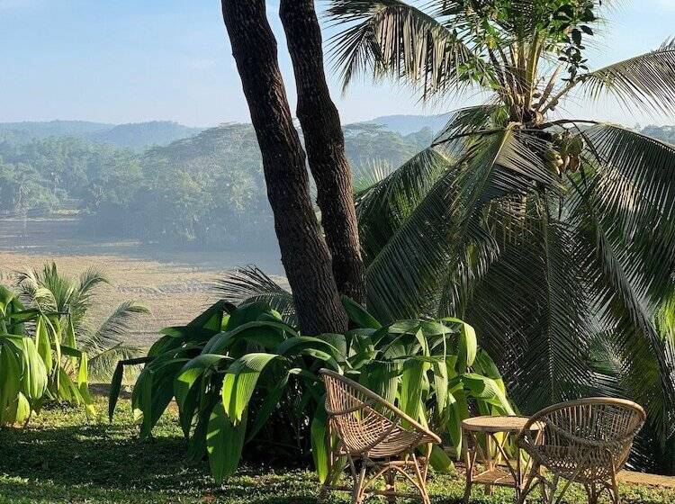 فندق Tekanda Lodge