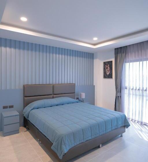 هتل Three One East