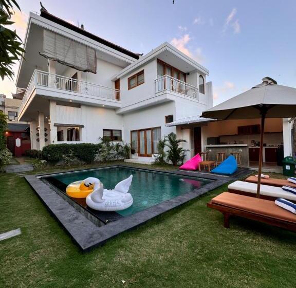 בית מלון כפרי Unique Canggu Guest House