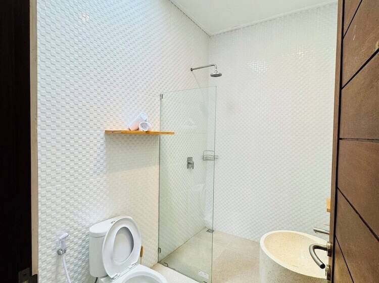 בית מלון כפרי Unique Canggu Guest House