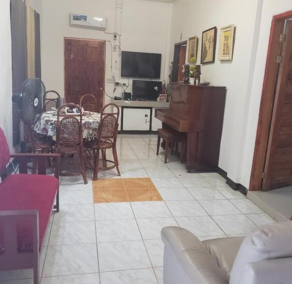 بنسيون Mari Gold Travelers Inn