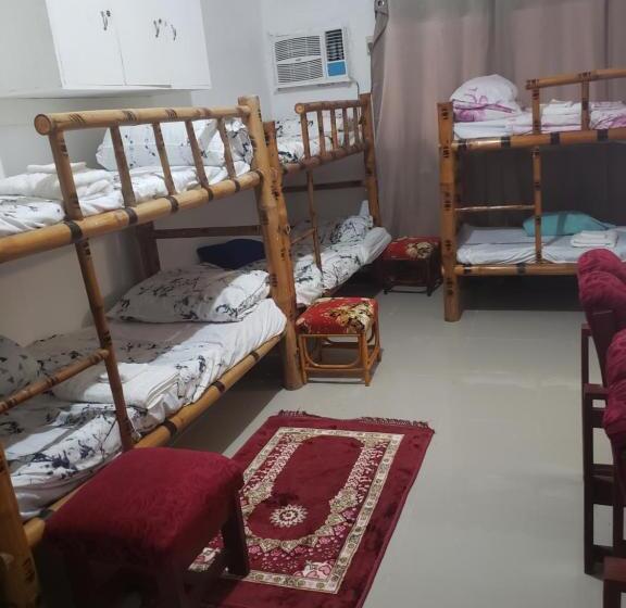 بنسيون Mari Gold Travelers Inn