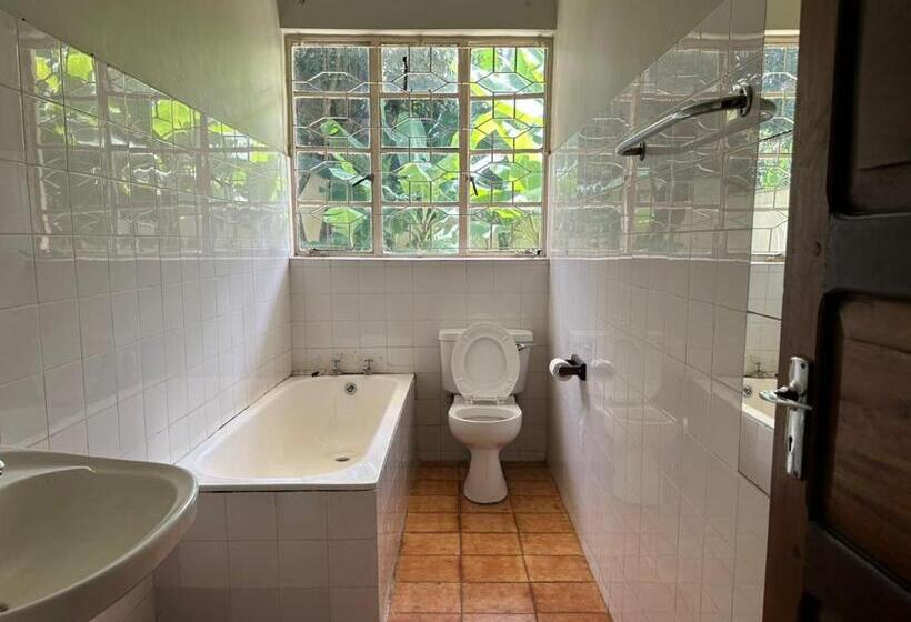 Mwanana Hostels And Homes