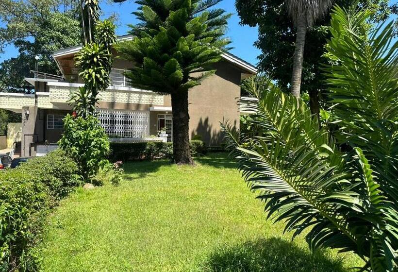 Mwanana Hostels And Homes