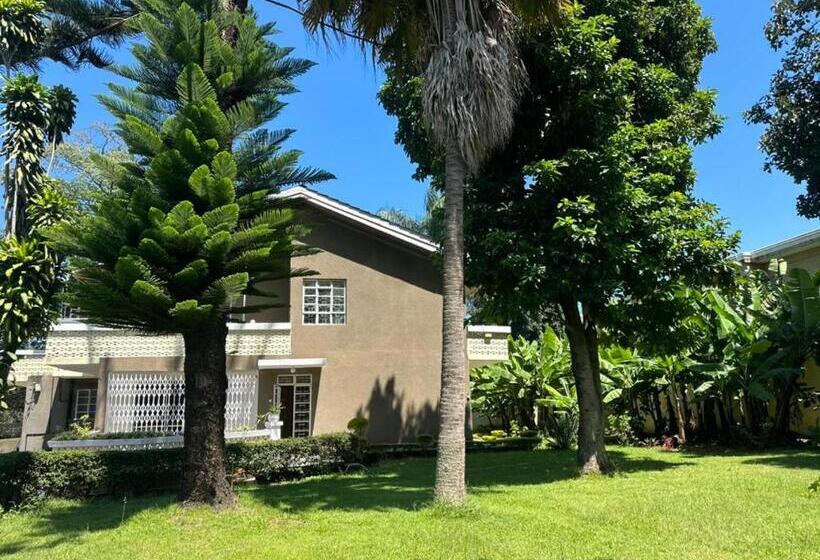 Mwanana Hostels And Homes