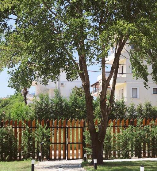 Noima Hotel & Suites