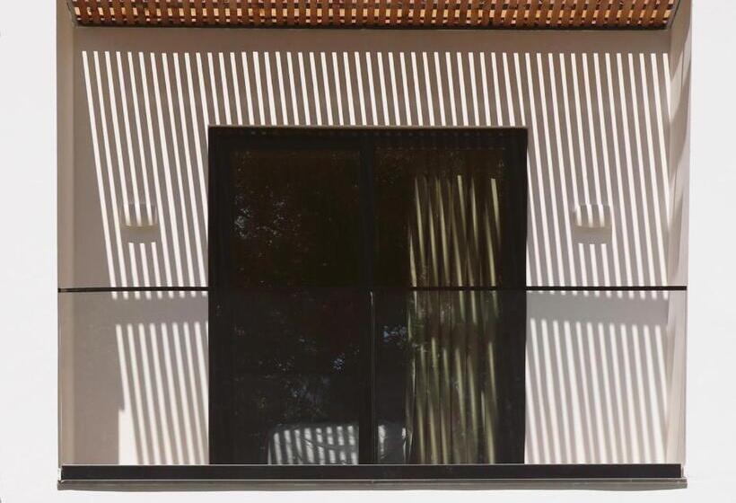 Noima Hotel & Suites