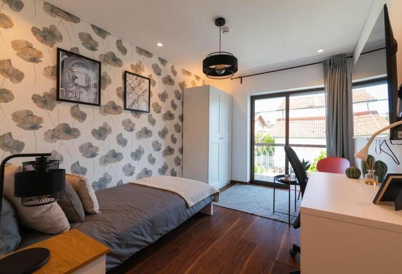 بنسيون 7min From University And Sé Velha   Ac   Work Desk   Wifi 300mbs