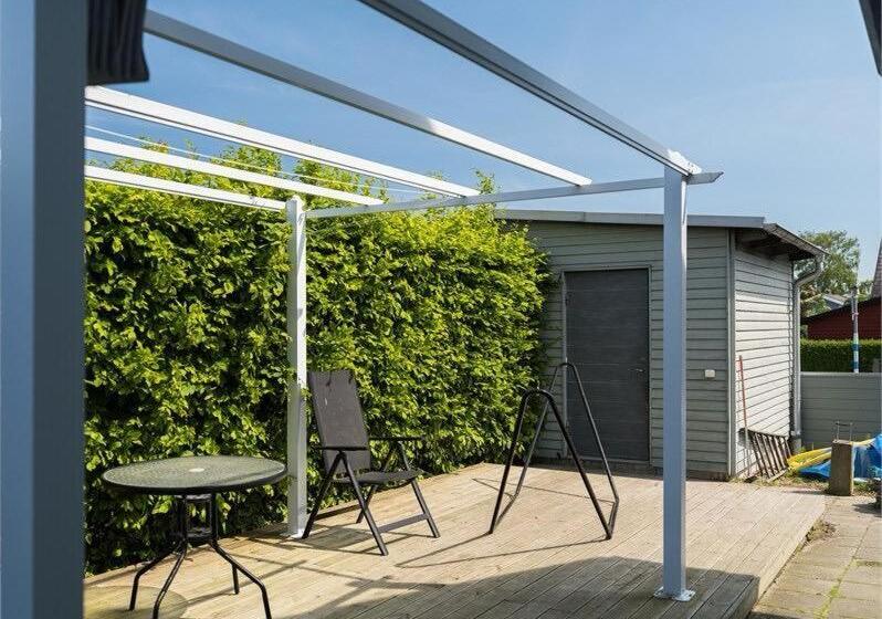 بنسيون 5 Bed Rooms House With Jacuzzi, Free Parking, And 2 Toilets Bath In Malmö