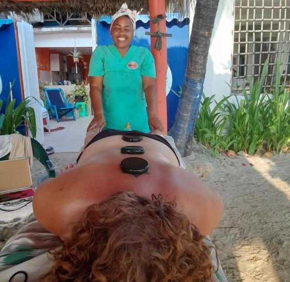 پانسیون Casa Isayoba