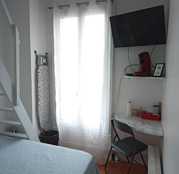פנסיון Chambre Familiale