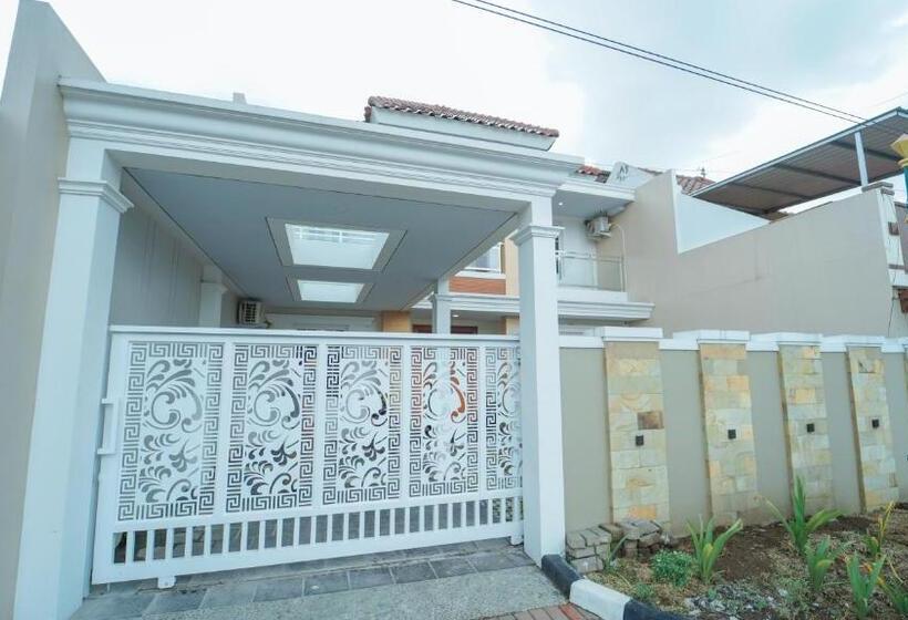 פנסיון Guest House Jogja Lempongsari