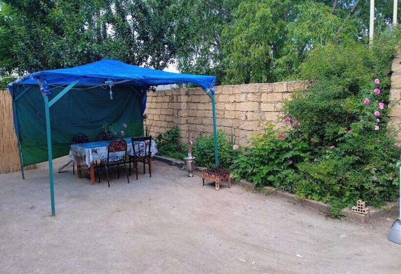 پانسیون Guest House Rovshen