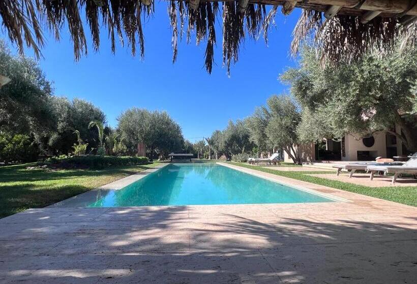 پانسیون Jardin Sakina