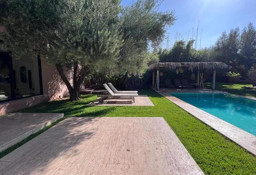 پانسیون Jardin Sakina