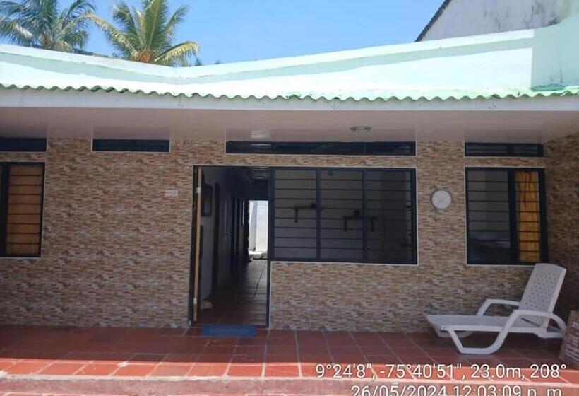 ペンション Juva Hostel   Coveñas