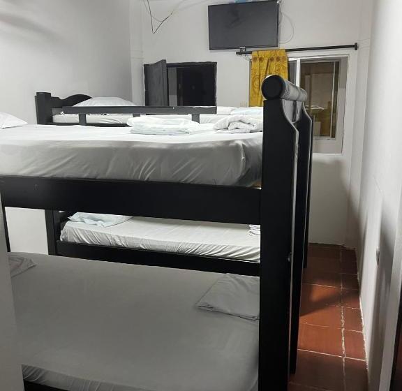 پانسیون Juva Hostel   Coveñas