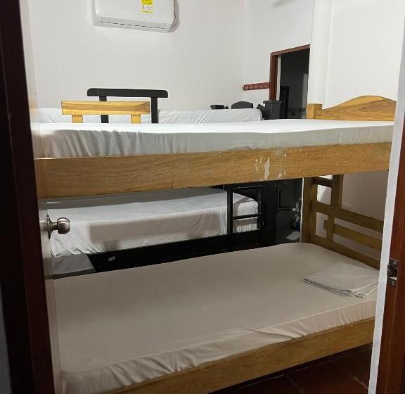 ペンション Juva Hostel   Coveñas