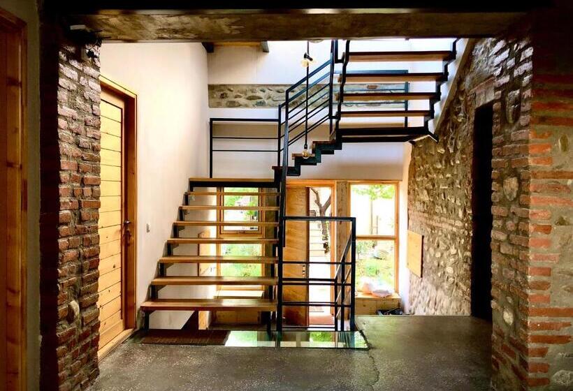 پانسیون Lokokina Guesthouse