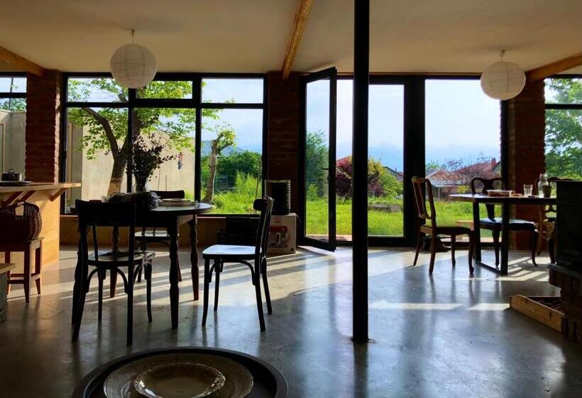 پانسیون Lokokina Guesthouse