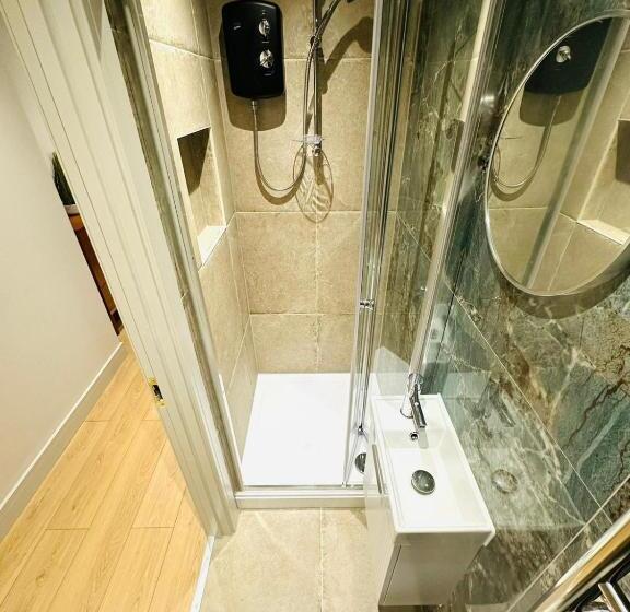 膳宿费 Lovely En Suite, Top Location In London