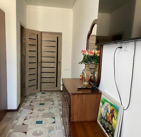 پانسیون Nomad  Guest House