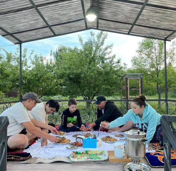 پانسیون Nomad  Guest House