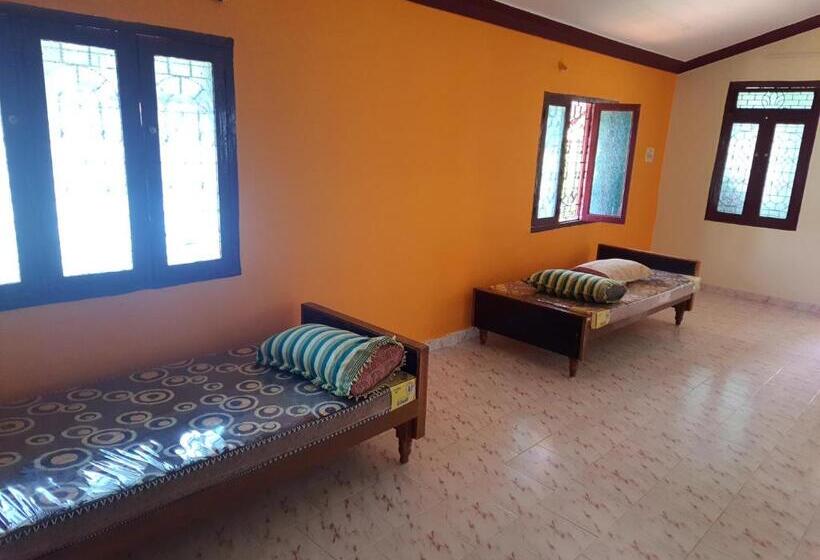 פנסיון Paul S Cottage