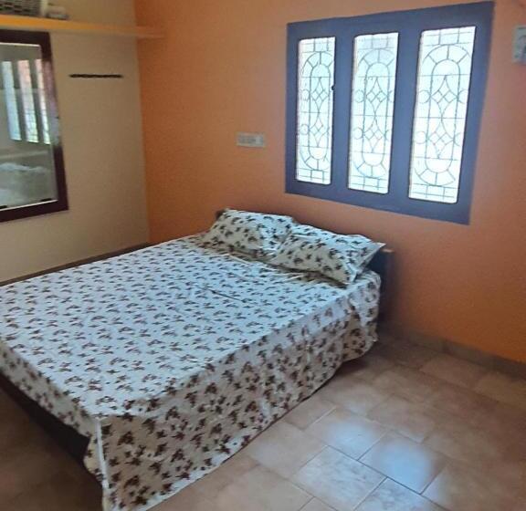 פנסיון Paul S Cottage
