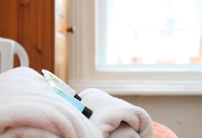 פנסיון Pebbles Guest House Room 19