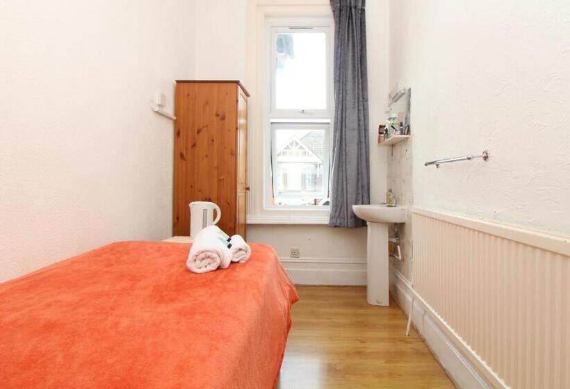 פנסיון Pebbles Guest House Room 19