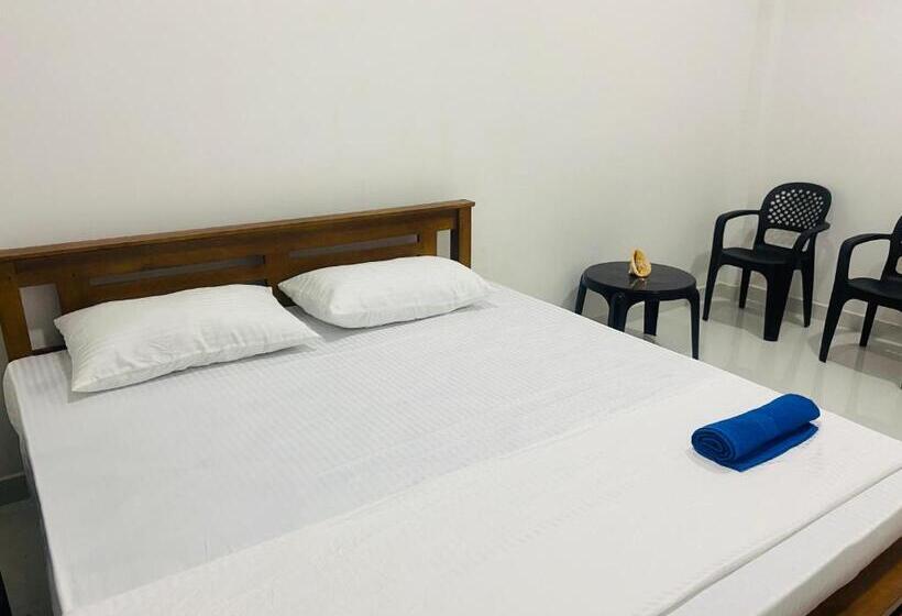 ペンション Shell House