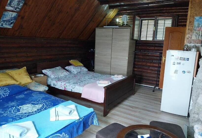 پانسیون Vikend Kuća Nikolić