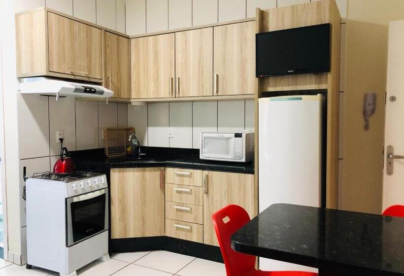 هاستل Chemin Suites