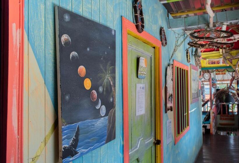 הוסטל Hostal Liliana