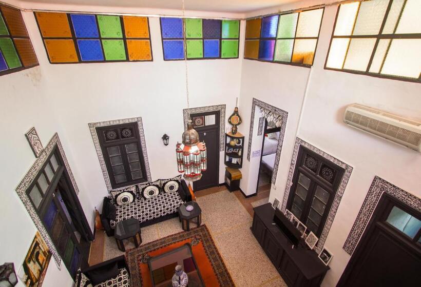 هاستل Hôtel Fontaine Campini