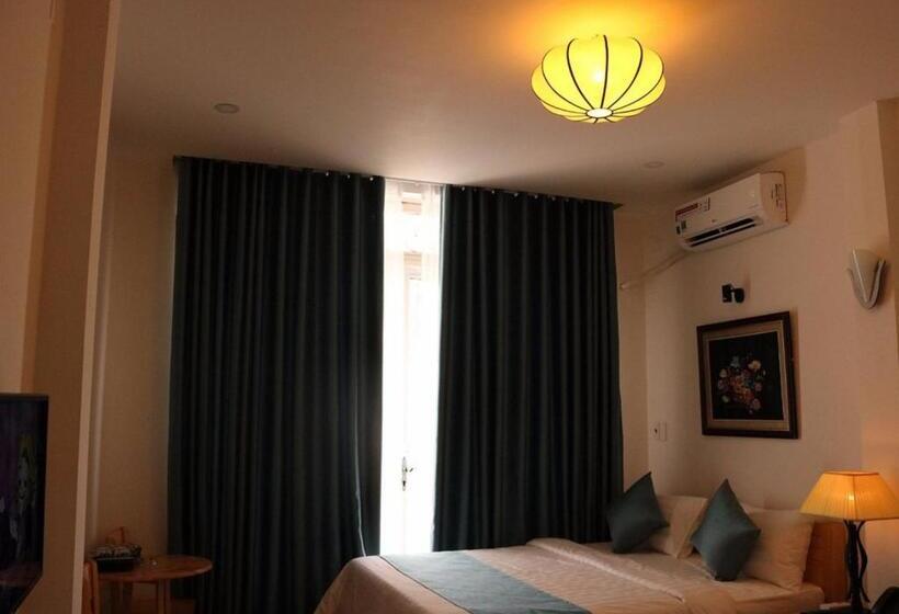 هاستل Saigoneer