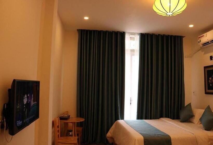 هاستل Saigoneer