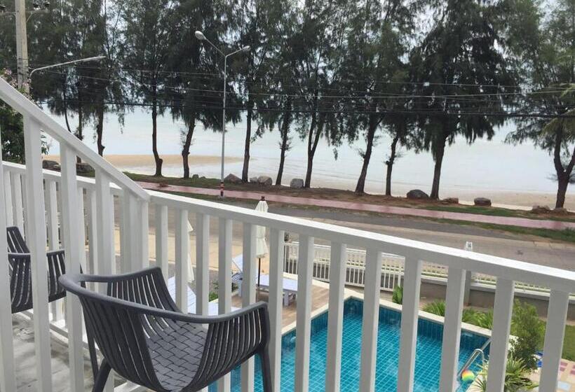 تختخواب و صبحانه Bc Summer Beach
