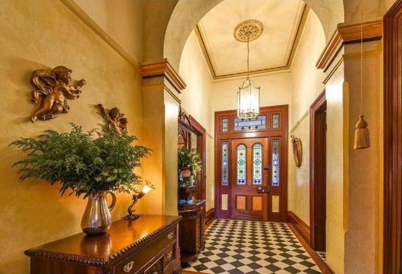 تختخواب و صبحانه Cotehele  The Magistrates House