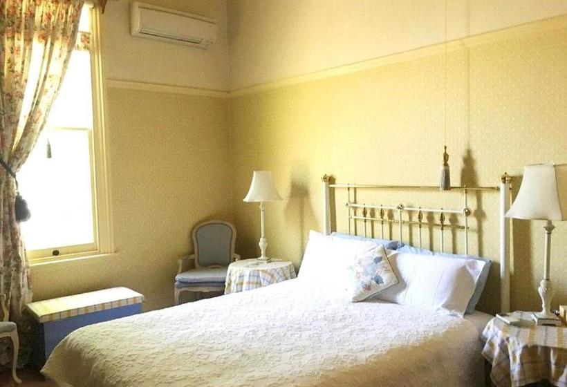 تختخواب و صبحانه Cotehele  The Magistrates House