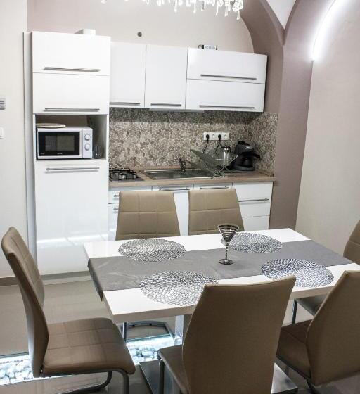 צימר Melior Szálló