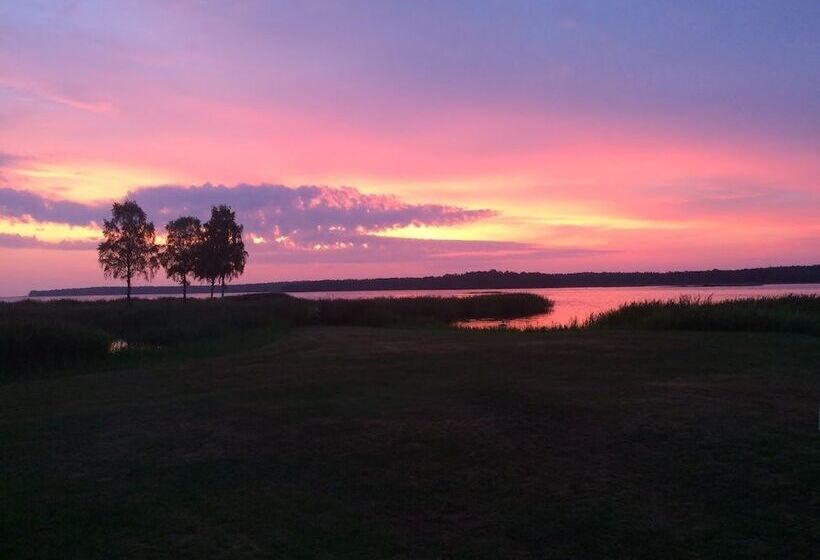 צימר Pensionat Grankullavik