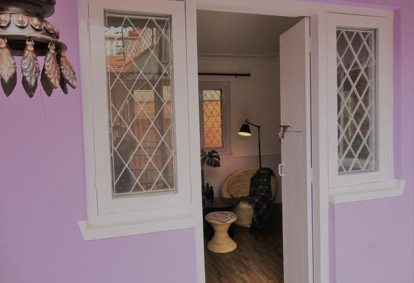 تختخواب و صبحانه Yado240