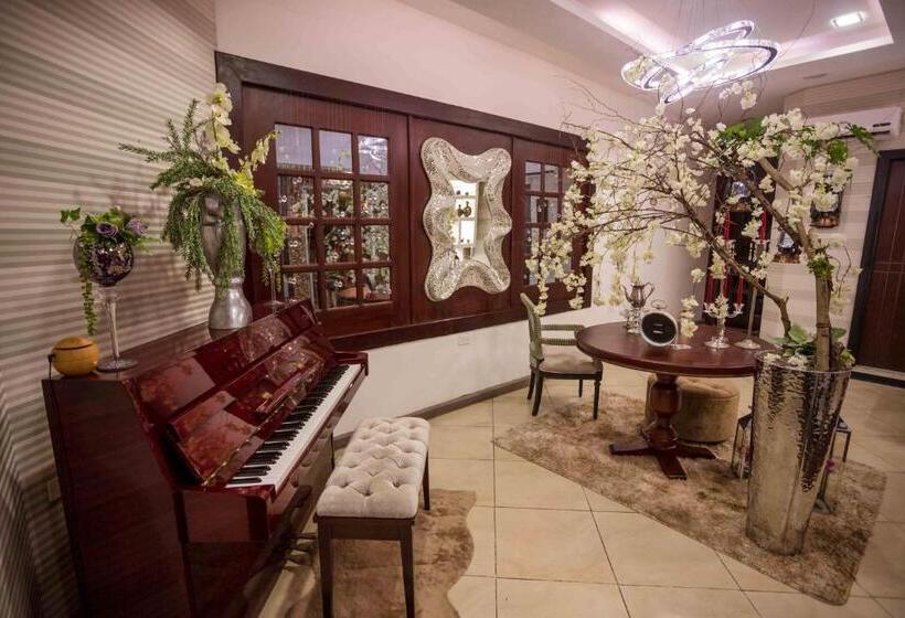 Casa Lolita Hotel Boutique