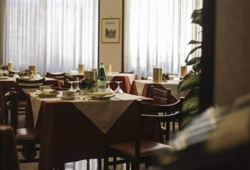 فندق Albergo Nord Roma