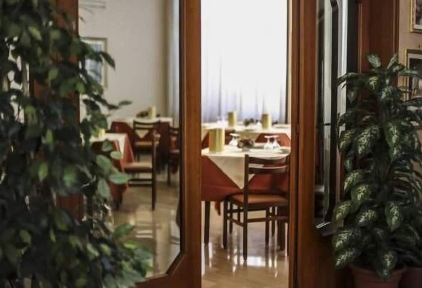 فندق Albergo Nord Roma