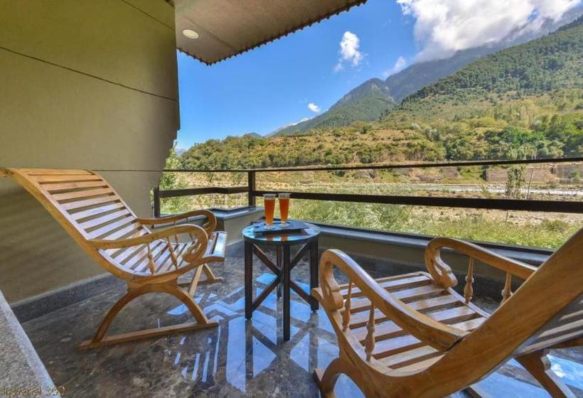 Hotel Eden Resorts And Suits