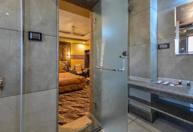 Hotel Eden Resorts And Suits