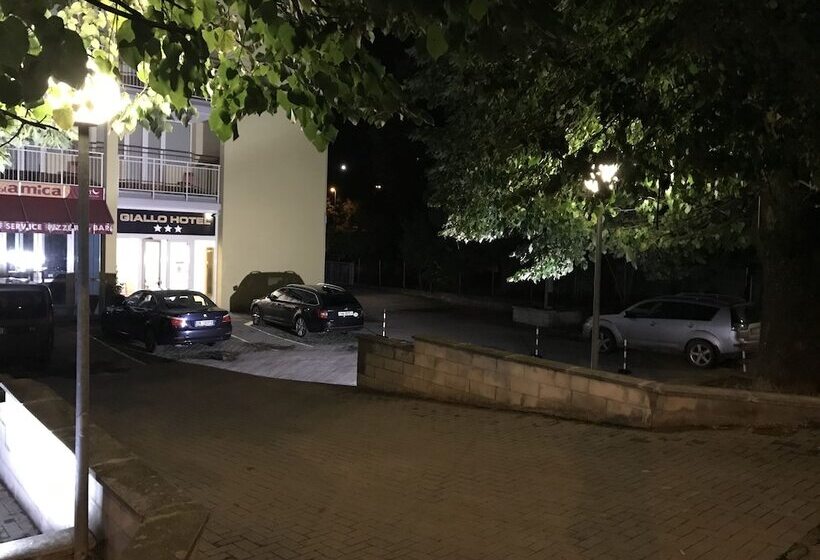 בית מלון כפרי Giallo